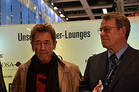 Deutschrocker Peter Maffay am Hamburg-Stand Deutschrocker Peter Maffay am Hamburg-Stand