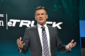 Dr. Wolfgang Bernhard, im Vorstand der Daimler AG.