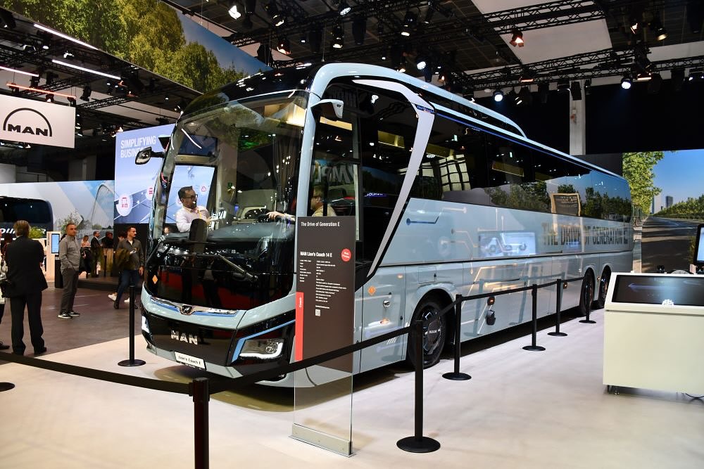 EuroBus Busworld live: Daimler eIntouro und MAN E-Reisebus