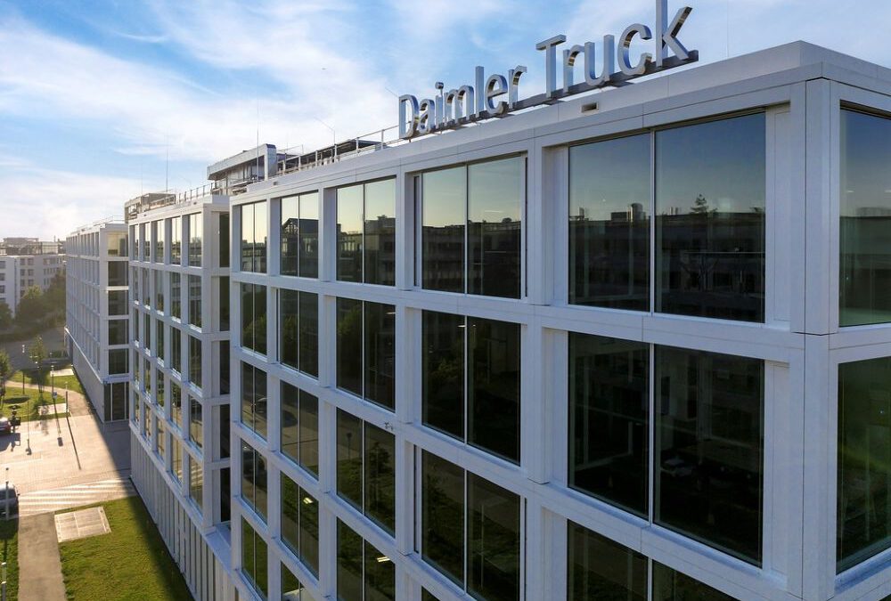 GESCHÄFTSJAHR 2025: Daimler Buses erstmals mit zweistelliger Marge