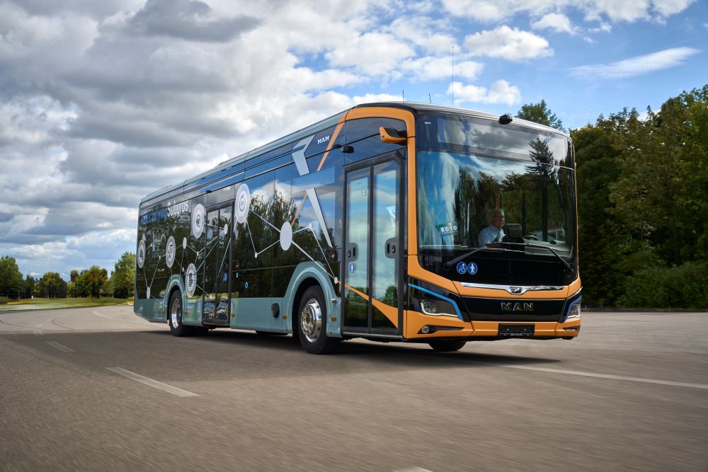 MOBILITY MOVE: MAN zeigt neuen E-Überlandbus in Berlin